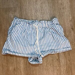 WILD FABLE WHITE & BLUE STRIPE SHORTS SIZE L